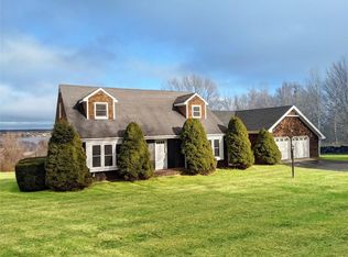 99 Frank Coelho Dr, Portsmouth, RI 02871