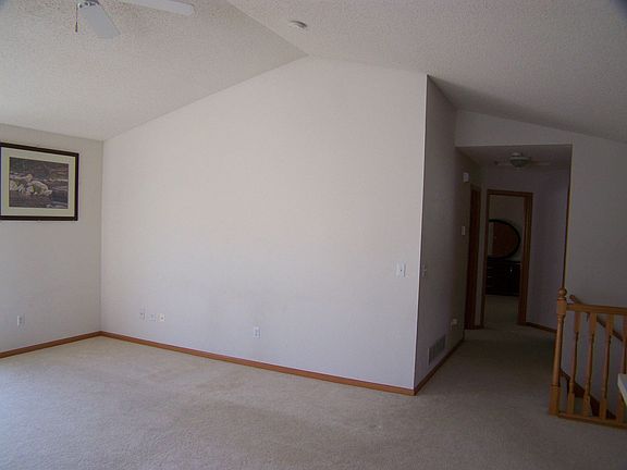 3rd image of 2885 Meadow Brook Dr