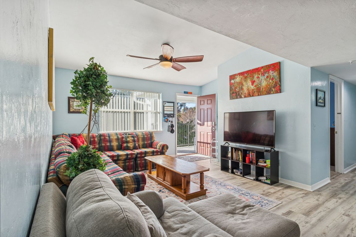 next background image