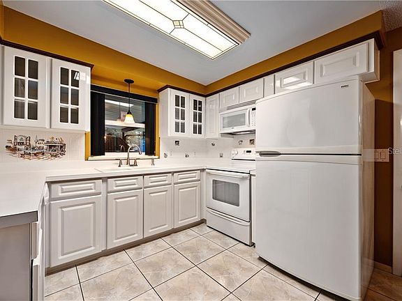 5th image of 2808 W Orange Blvd