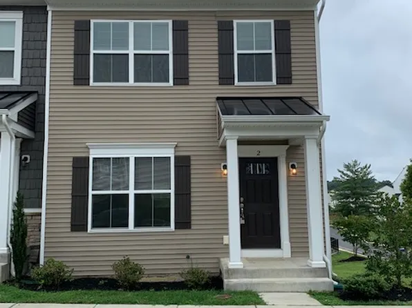 2 Andrews Pl, Fredericksburg, VA 22405