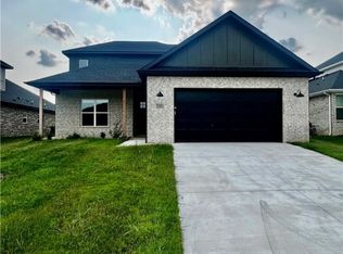 1081 Mammoth St, Bentonville, AR 72713