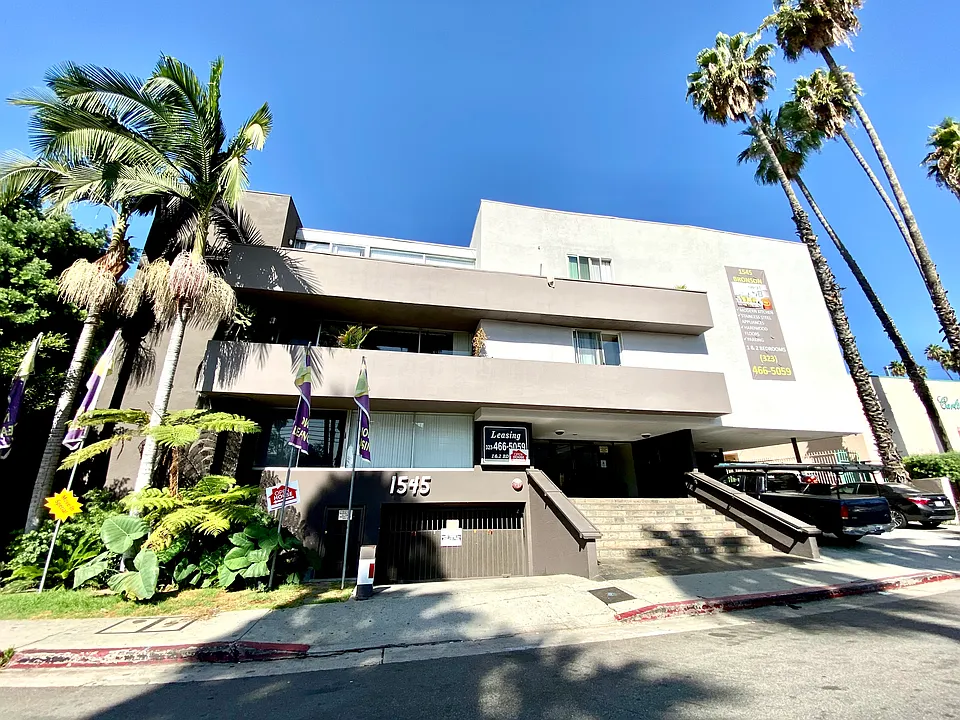 1543 N Bronson Ave #310