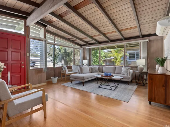 261 Kaliponi St, Wahiawa, HI 96786