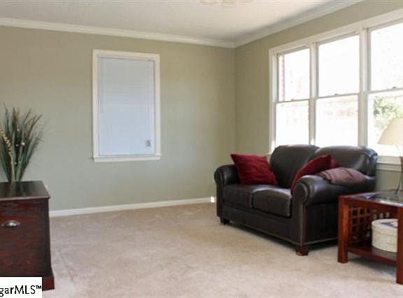 2nd image of 505 Vinson Dr