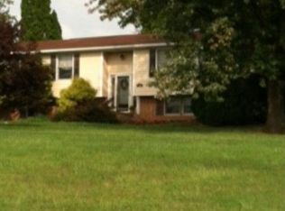 5997 Woods Rd, Stewartstown, PA 17363