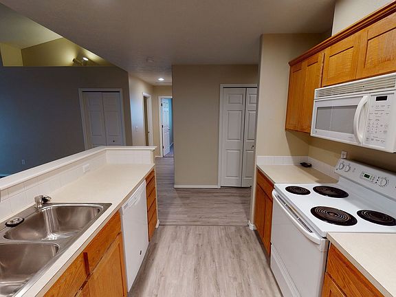 4th image of 39063 Cascadia Village Dr