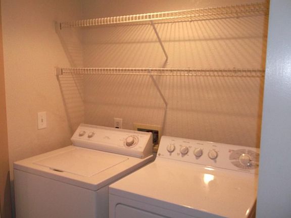 4th image of 2561 Alveswood Cir