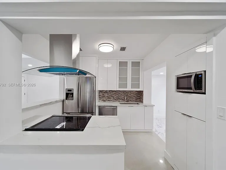 1102 NE 117th St — Photo 6