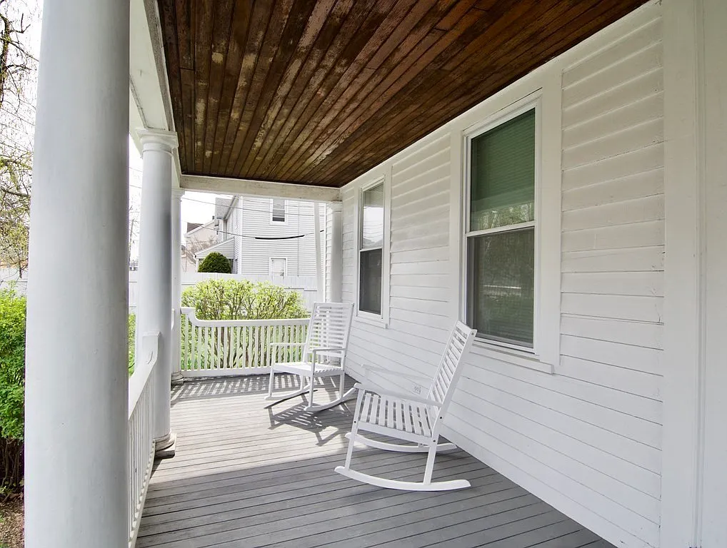 3 bed, 1415 sqft, $2,350 — Photo 2