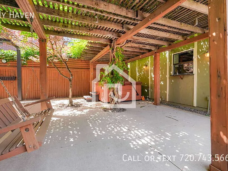 1121 S Williams St — Photo 36