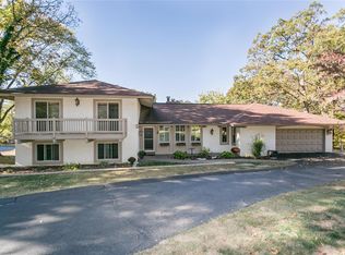 2772 Brandenberg Ln, Saint Louis, MO 63129