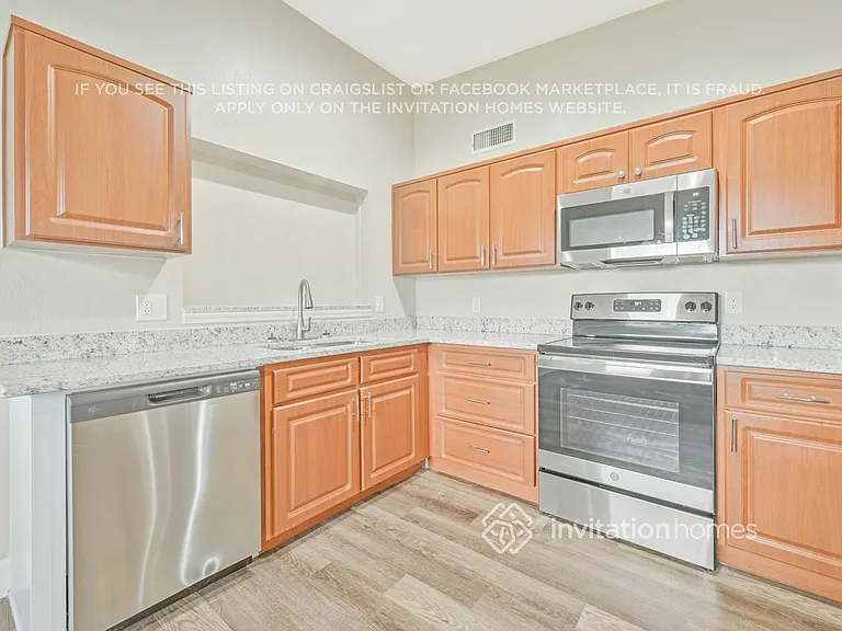 2412 Martinwood Dr — Photo 5