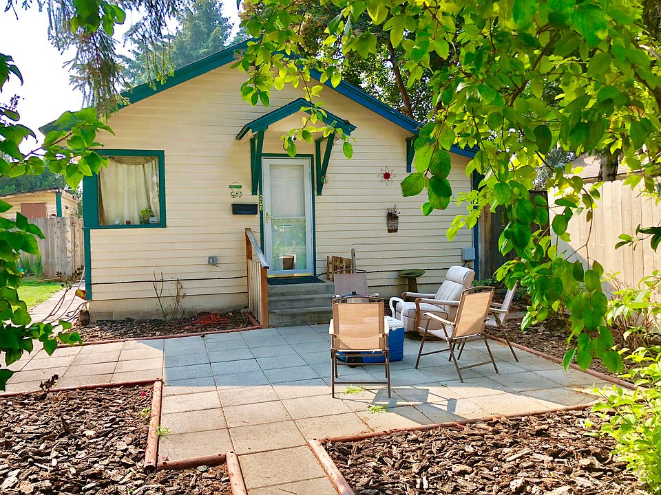 1st image of 208 S 32nd Ave