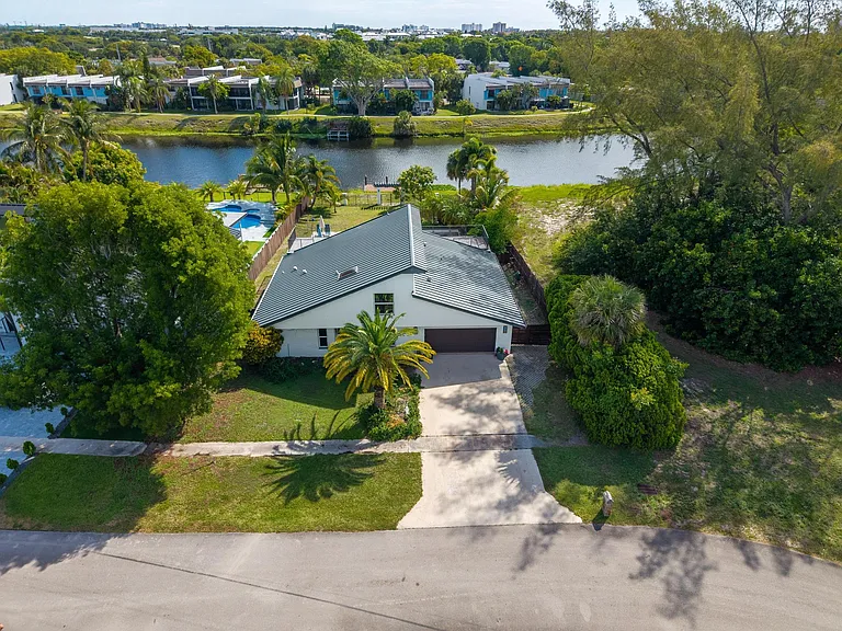 33 Oregon Ln — Photo 3