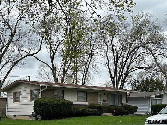 3rd image of 15722 Woodlawn East Ave