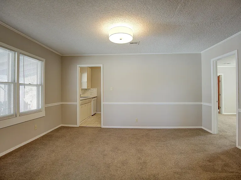 1325 S Delaware Ave — Photo 6