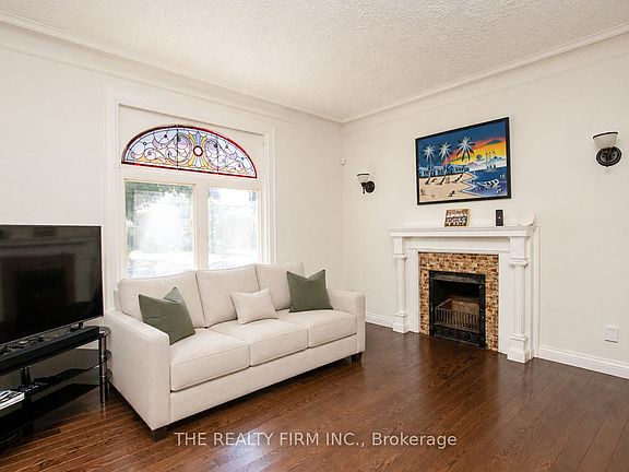 3rd image of 774 Queens Ave #772