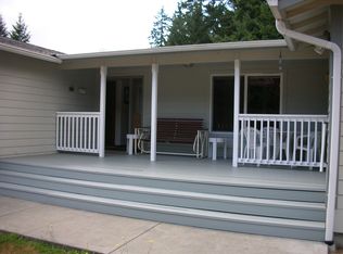 12 S Sunrise Blvd, Camano Island, WA 98282