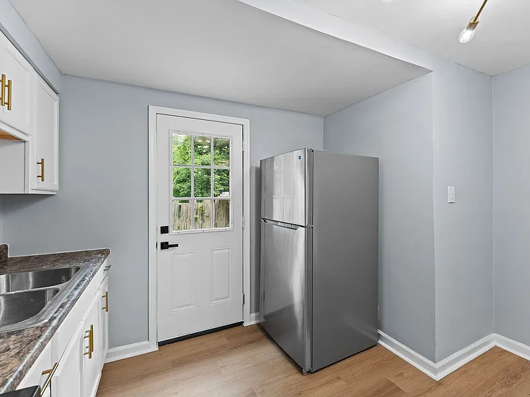 1400 Vine St — Photo 11