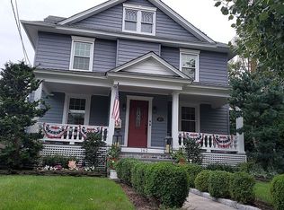162 Walnut St, Lynbrook, NY 11563