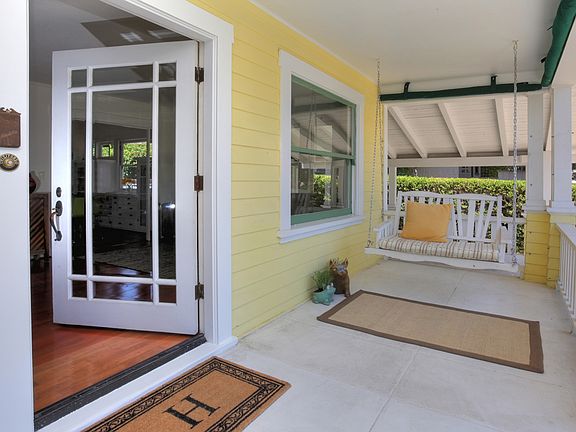 3rd image of 611 E Sola St