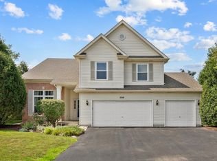 2519 Crestview Dr, Aurora, IL 60502