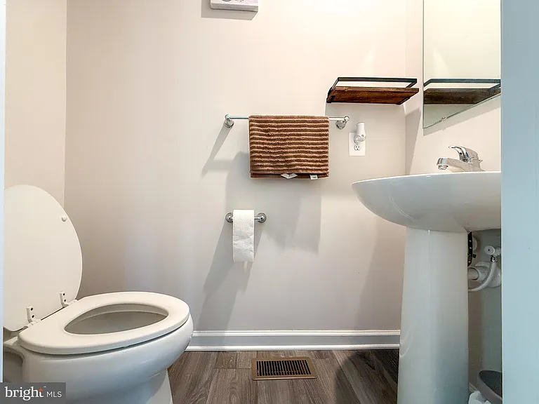 91 Goldspire Dr — Photo 5
