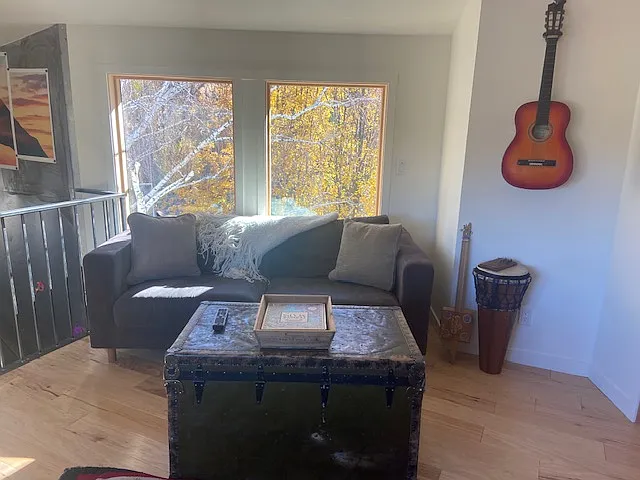 3 bed, 3.5 bath, 1900 sqft, $3,500 — Photo 4