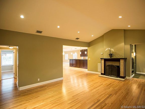 4th image of 1118 Alberca St #1118