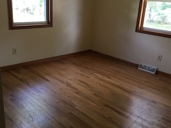 4th image of 513 W Mill St