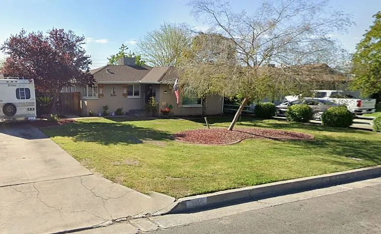 712 Willis Ave — Photo 1