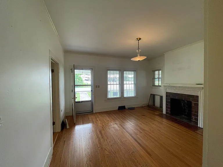 116 School St — Photo 2