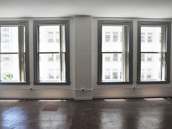 4th image of 215 W 7th St APT 507