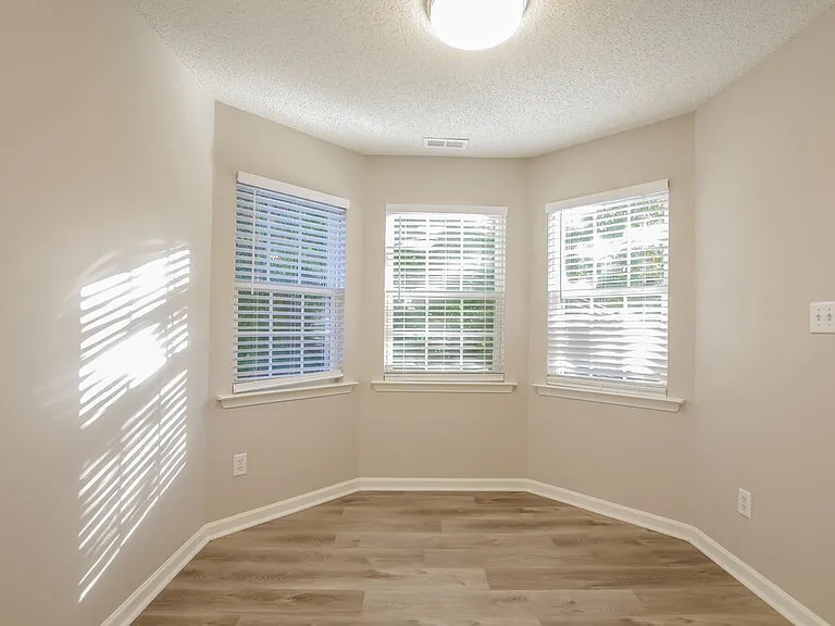4020 River Falls Dr — Photo 8