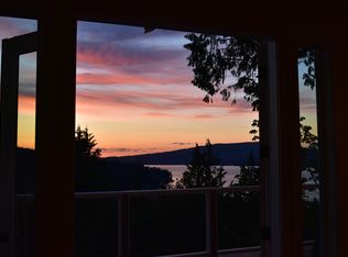 89 Grand View Ln, Bellingham, WA 98229