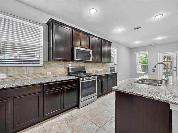 5th image of 2325 Leeward Pl