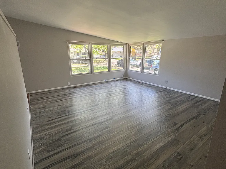 1013 Scott St — Photo 6