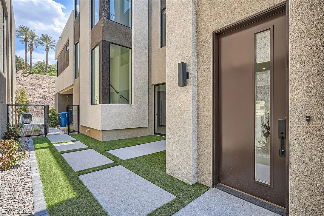 3 bed, 4.5 bath, 3210 sqft, $6,800 — Photo 4