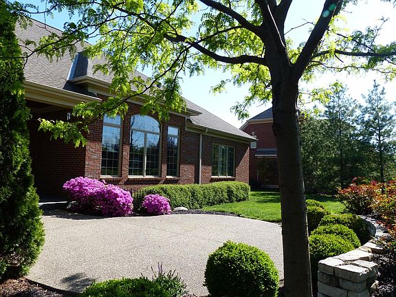 3rd image of 3066 Lyndale Ct