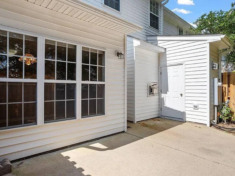 107 Fox Trail Ln — Photo 18