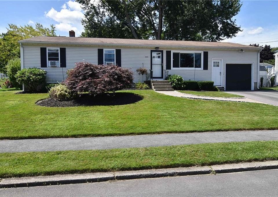 135 Quail Hollow Rd, Cranston, RI 02920 Zillow