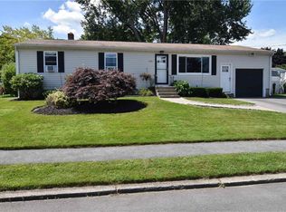 135 Quail Hollow Rd, Cranston, RI 02920