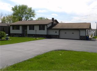 913 Pleasantview Dr, New Castle, PA 16101