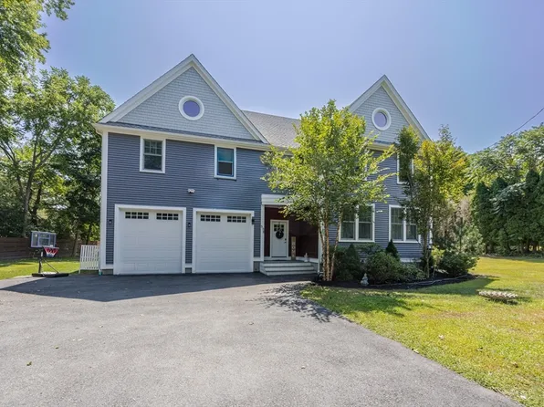 56-56B Taunton St, Plainville, MA 02762