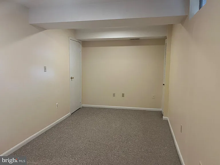 39 Triple Crown Ct — Photo 11
