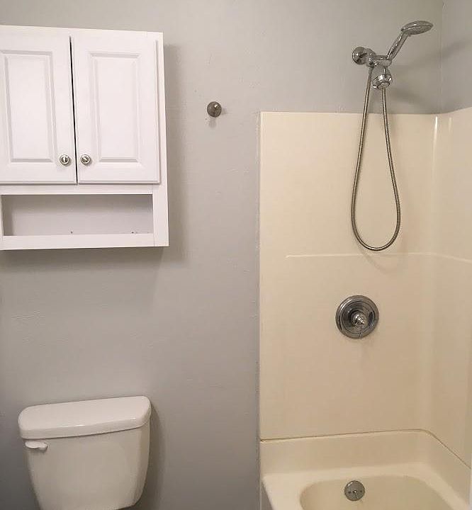 Unit 4 bathroom
