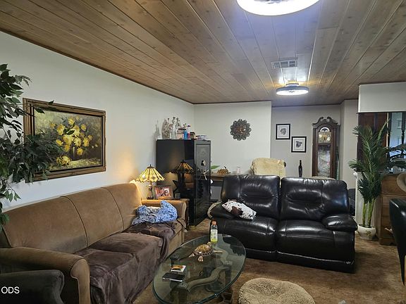 4th image of 375 Aquarius Way