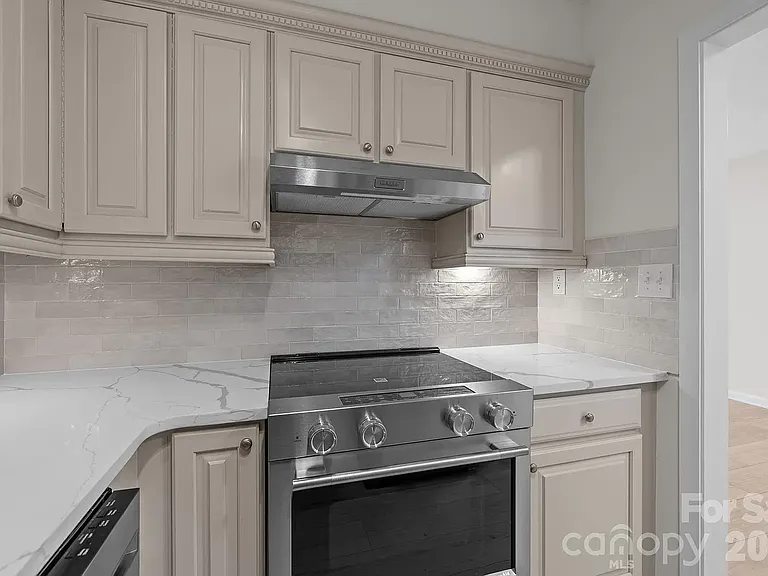 2503 Roswell Ave #207 — Photo 9