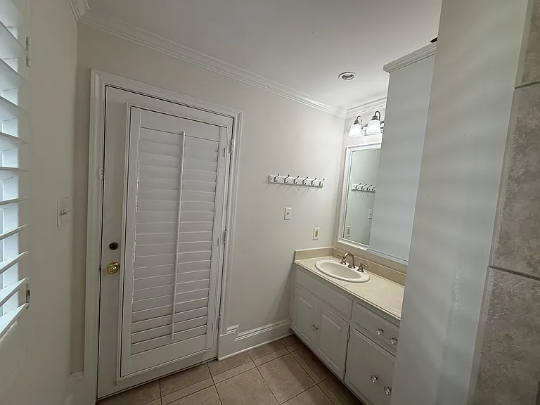 2 Lambert Ct — Photo 38